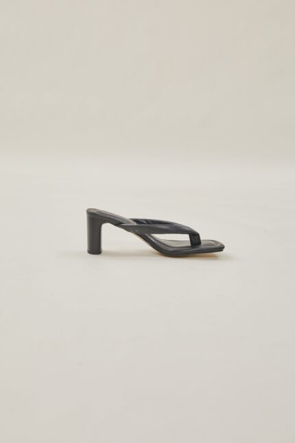 Mara Sandals in Black